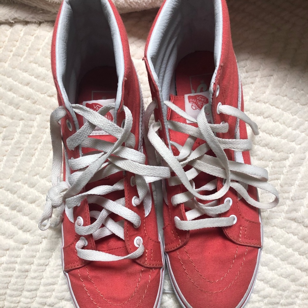 womens size 8.5 coral vans